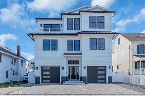 55 H St, Seaside Park, NJ 08752