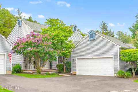 22 Turnberry Cir #121, Toms River, NJ 08753