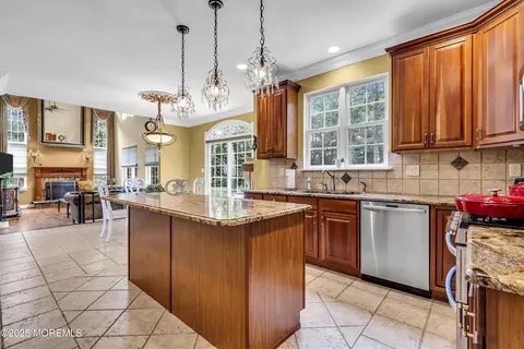 Kitchen - 12 Conor Rd, Jackson, NJ 08527 photo 6 of 9