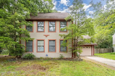 106 Lavenham Ct, Toms River, NJ 08755