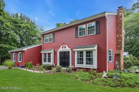 305 Barcelona Dr, Toms River, NJ 08753