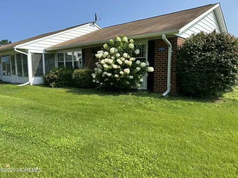 1183 Clydebank Ct # B, Lakewood, NJ 08701