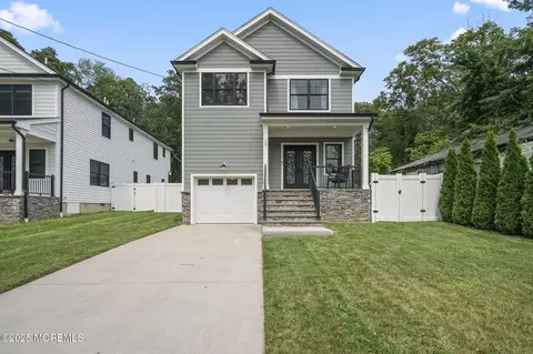 13 Thomas Ln, Morganville, NJ 07751