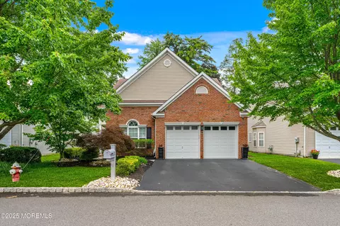 6 George Helme Dr, Helmetta, NJ 08828