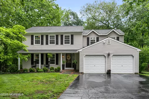 19 Stanley Ln, Middletown, NJ 07748