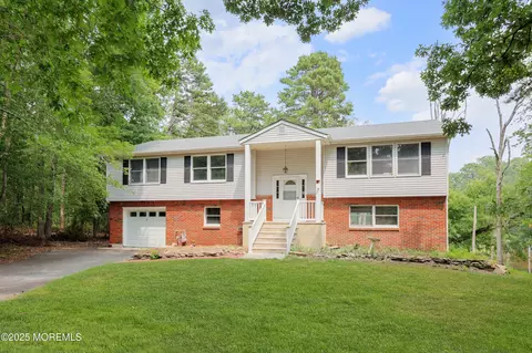 12 Corinne Ct, Jackson, NJ 08527