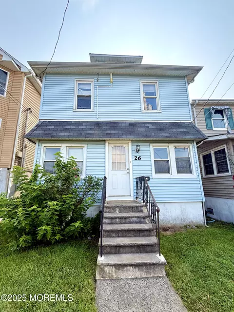 26 Brookside Ave, Keansburg, NJ 07734