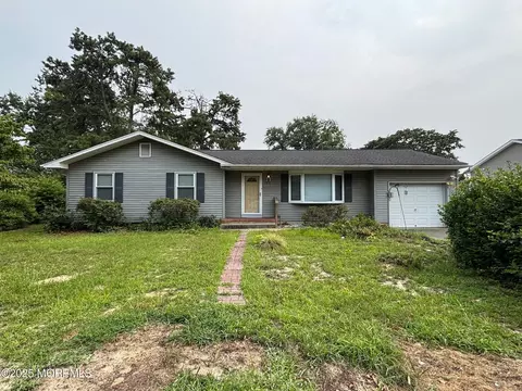 1016 Eighth Ave, Manchester, NJ 08759