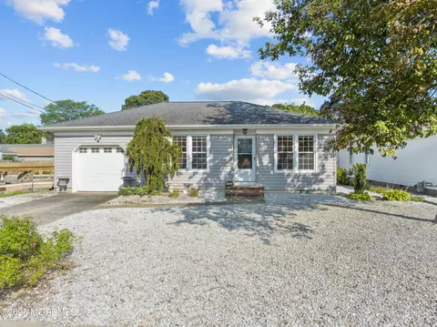1504 Ivy Rd, Point Pleasant, NJ 08742