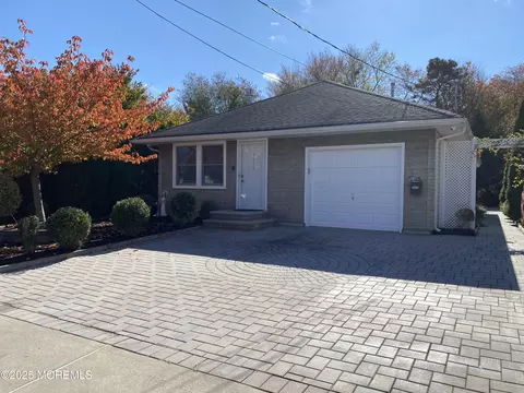 1815 Mount Everest Ln, Toms River, NJ 08753