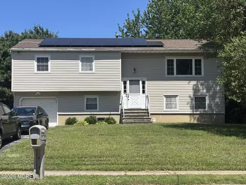 394 Dallas Dr, Toms River, NJ 08753