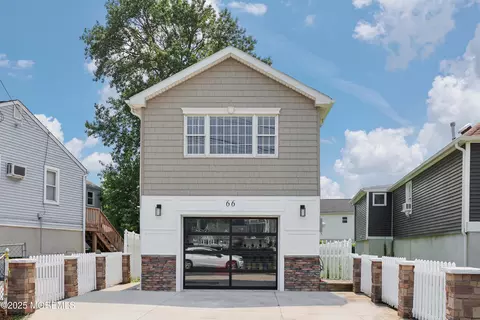 66 Seeley Ave, Keansburg, NJ 07734