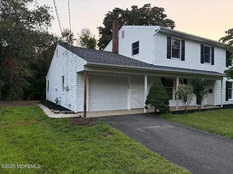 830 Brookside Dr, Toms River, NJ 08753