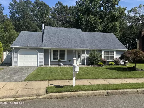 7 Cannon Ball Dr, Howell, NJ 07731