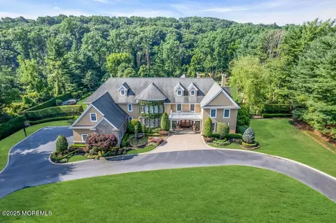 39 Mountainside Dr, Colts Neck, NJ 07722