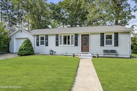 409 Middle Ln, Howell, NJ 07731