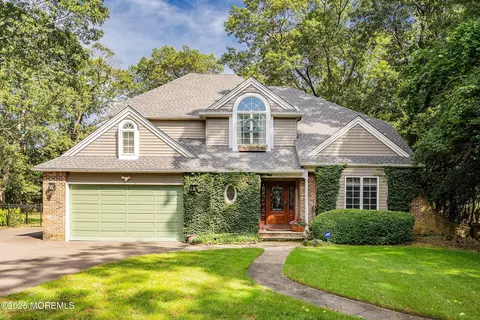 13 Colton Ct, Bayville, NJ 08721