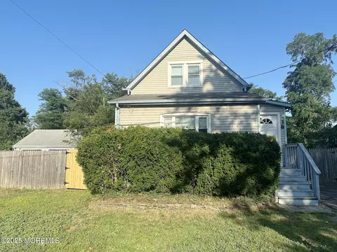 38 Franklin Ave, Keansburg, NJ 07734