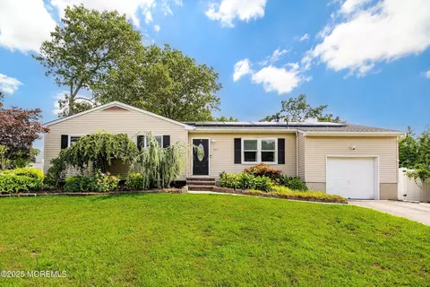 300 Bellanca Rd, Brick, NJ 08723