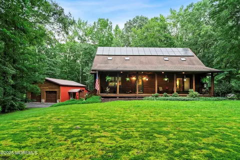 167 Long Swamp Rd, New Egypt, NJ 08533