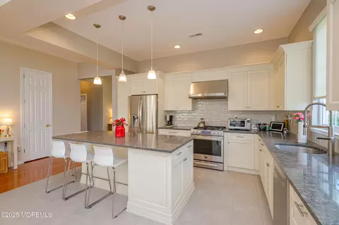 73 Turnberry Dr, Monroe, NJ 08831