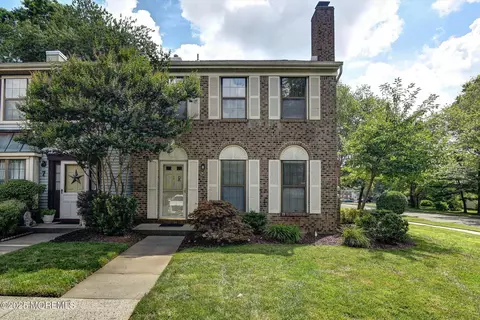 41 Lindsay Ct #8, Freehold, NJ 07728