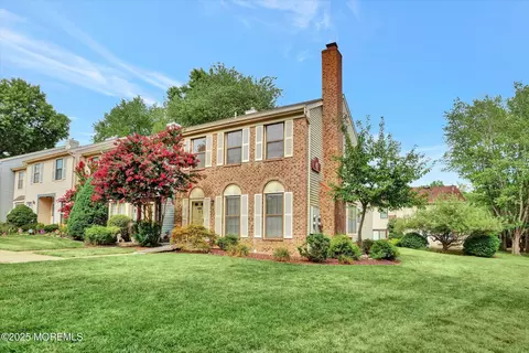 41 Lindsay Ct #8, Freehold, NJ 07728