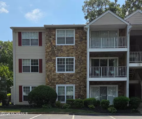 21 Willow Ct, Hamilton, NJ 08619