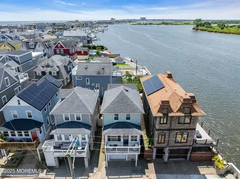 34 Beach St, Sea Bright, NJ 07760