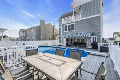 Exterior - 46 E Coral Dr, Brick, NJ 08723 photo 6 of 16
