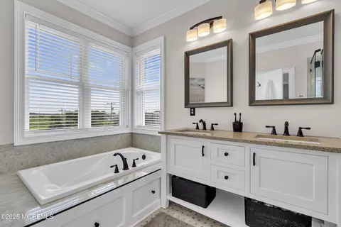 Bath - 46 E Coral Dr, Brick, NJ 08723 photo 4 of 6
