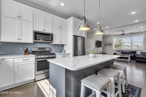 Kitchen - 46 E Coral Dr, Brick, NJ 08723 photo 4 of 8