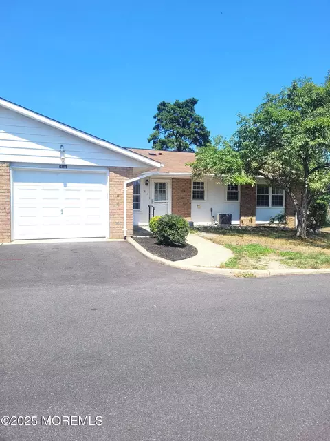 41 Edinburgh Ln #A, Manchester, NJ 08759