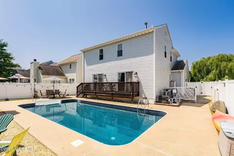 Exterior - 43 Red Maple Dr, Brick, NJ 08724 photo 4 of 4
