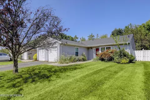 36 Long Rd, Freehold, NJ 07728