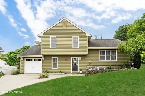 39 Georgetown Blvd, Barnegat, NJ 08005