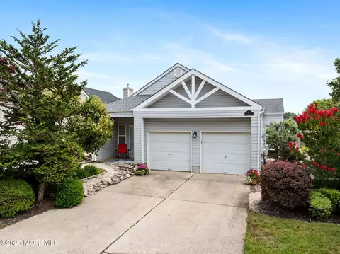 67 Summerhill Dr, Manahawkin, NJ 08050