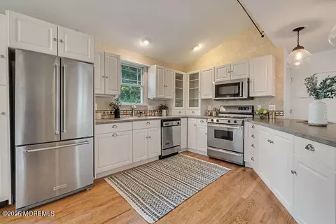 23 Leonard Ave, Leonardo, NJ 07737 photo 17