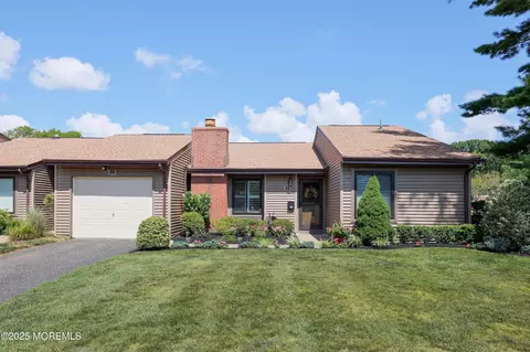 36 Concord Ct, Red Bank, NJ 07701