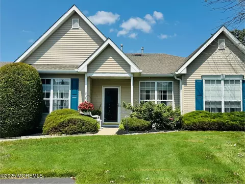 57 Deerchase Ln, Lakewood, NJ 08701