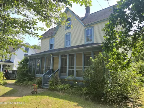 647 E Bay Ave, Barnegat, NJ 08005