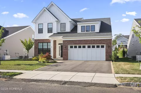 5 Scarlett Ter, Manalapan, NJ 07726