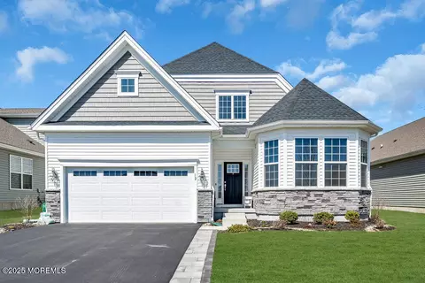 12 Keeneland Rd, New Egypt, NJ 08533