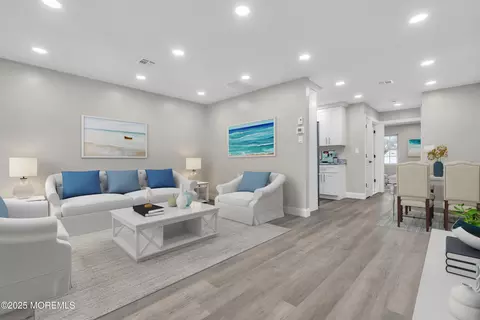 15 Cambridge Cir # B, Manchester, NJ 08759