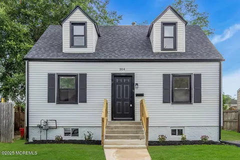 304 Greenwich Ave, Paulsboro, NJ 08066