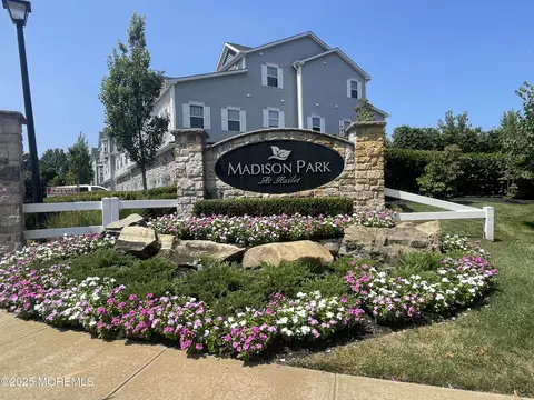 39 Emily Ct, Hazlet, NJ 07730