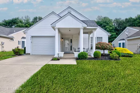 616 Bedford Ln, Manchester, NJ 08759