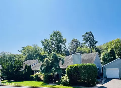 29 Mulberry Ct #D, Brielle, NJ 08730