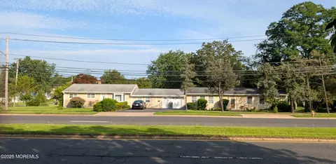 217 Wyckoff Rd, Eatontown, NJ 07724
