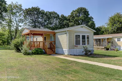 893 Clover Dr, Mullica Hill, NJ 08062